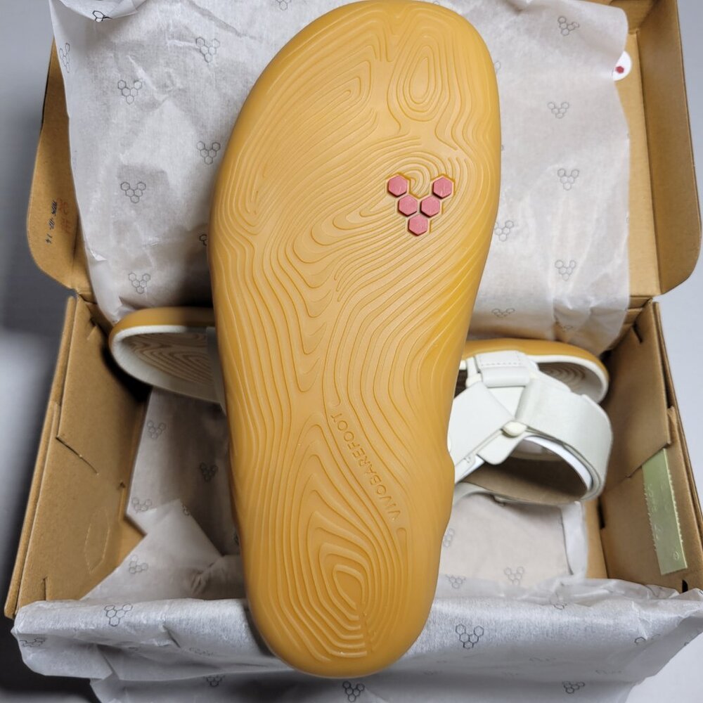 Vivobarefoot Womens Sensus Yin Sandal in Limestone - Picture 4 of 13